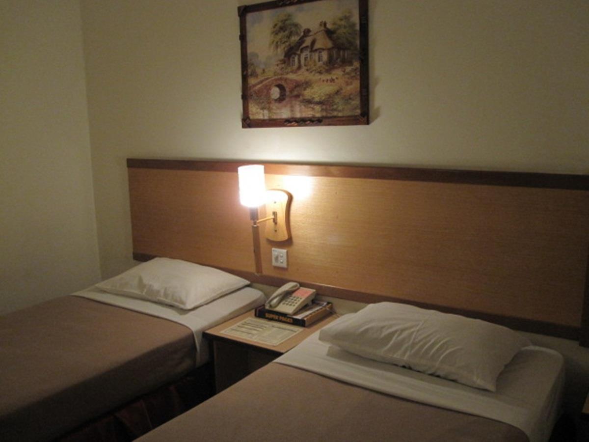 Hotel Sri Sutra - Sungai Buloh 페탈링자야 외부 사진